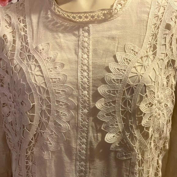 Pretty cream dress. - Picture 3 of 5